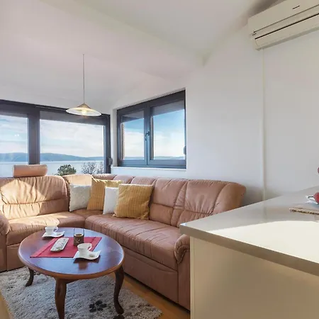 Apartment Pet Friendly In Labin With Kitchen *