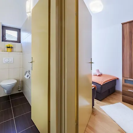 Pet Friendly In Labin With Kitchen * Labin (Istria)