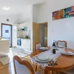 In With House Sea View *