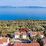 In With House Sea View Apartman